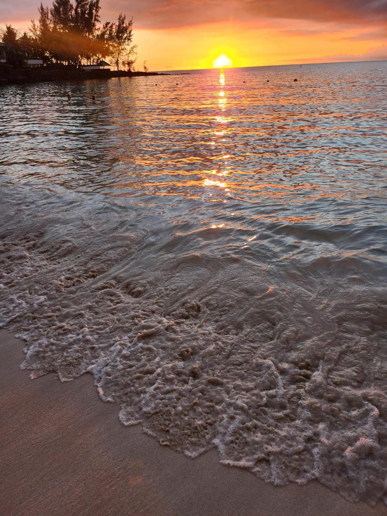 Sunset Bliss Pereybere 3 Appartement Pereybere Beach Buitenkant foto